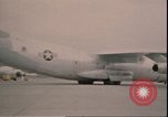 Standbild C-141 Starlifter aircraft Washington State United States USA, 1970, aus Sekunde 24 historischem Filmmaterial Videoclip 65675058222