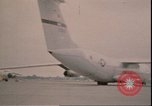 Standbild C-141 Starlifter aircraft Washington State United States USA, 1970, aus Sekunde 29 historischem Filmmaterial Videoclip 65675058222