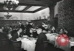 Immagine di 21 Club New York City USA, 1946, secondo 22 filmato di repertorio 65675058236
