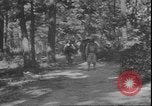 Standbild Tränengas Angriff United States USA, 1942, aus Sekunde 13 historischem Filmmaterial Videoclip 65675058239