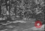 Standbild Tränengas Angriff United States USA, 1942, aus Sekunde 15 historischem Filmmaterial Videoclip 65675058239