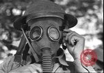 Standbild Tränengas Angriff United States USA, 1942, aus Sekunde 25 historischem Filmmaterial Videoclip 65675058239