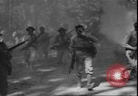 Standbild Tränengas Angriff United States USA, 1942, aus Sekunde 47 historischem Filmmaterial Videoclip 65675058239