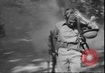 Standbild Tränengas Angriff United States USA, 1942, aus Sekunde 50 historischem Filmmaterial Videoclip 65675058239
