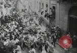 Image exécutant les taureaux Pamplona Espagne, 1953, de la seconde 8 séquences d'archives historiques vidéo 65675058246
