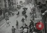 Image exécutant les taureaux Pamplona Espagne, 1953, de la seconde 20 séquences d'archives historiques vidéo 65675058246