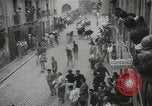 Image exécutant les taureaux Pamplona Espagne, 1953, de la seconde 21 séquences d'archives historiques vidéo 65675058246