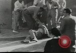Image exécutant les taureaux Pamplona Espagne, 1953, de la seconde 29 séquences d'archives historiques vidéo 65675058246