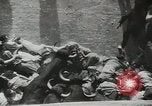 Image exécutant les taureaux Pamplona Espagne, 1953, de la seconde 49 séquences d'archives historiques vidéo 65675058246