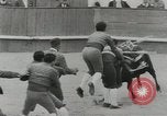 Image exécutant les taureaux Pamplona Espagne, 1953, de la seconde 52 séquences d'archives historiques vidéo 65675058246