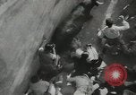 Image exécutant les taureaux Pamplona Espagne, 1953, de la seconde 58 séquences d'archives historiques vidéo 65675058246
