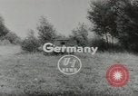 Standbild gepanzerten Wagen Deutschland, 1953, aus Sekunde 3 historischem Filmmaterial Videoclip 65675058252