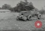 Standbild gepanzerten Wagen Deutschland, 1953, aus Sekunde 6 historischem Filmmaterial Videoclip 65675058252