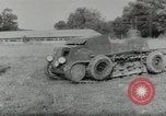 Standbild gepanzerten Wagen Deutschland, 1953, aus Sekunde 7 historischem Filmmaterial Videoclip 65675058252
