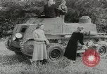 Standbild gepanzerten Wagen Deutschland, 1953, aus Sekunde 15 historischem Filmmaterial Videoclip 65675058252
