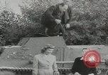 Standbild gepanzerten Wagen Deutschland, 1953, aus Sekunde 24 historischem Filmmaterial Videoclip 65675058252
