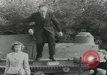 Standbild gepanzerten Wagen Deutschland, 1953, aus Sekunde 27 historischem Filmmaterial Videoclip 65675058252