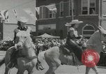 Standbild cowboys Joseph Oregon USA, 1953, aus Sekunde 8 historischem Filmmaterial Videoclip 65675058254