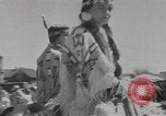 Standbild cowboys Joseph Oregon USA, 1953, aus Sekunde 11 historischem Filmmaterial Videoclip 65675058254