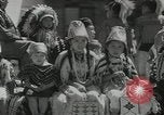 Standbild cowboys Joseph Oregon USA, 1953, aus Sekunde 21 historischem Filmmaterial Videoclip 65675058254