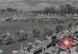 Standbild cowboys Joseph Oregon USA, 1953, aus Sekunde 26 historischem Filmmaterial Videoclip 65675058254