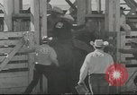 Standbild cowboys Joseph Oregon USA, 1953, aus Sekunde 38 historischem Filmmaterial Videoclip 65675058254