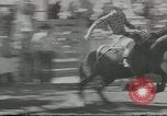 Standbild cowboys Joseph Oregon USA, 1953, aus Sekunde 49 historischem Filmmaterial Videoclip 65675058254