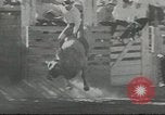 Standbild cowboys Joseph Oregon USA, 1953, aus Sekunde 55 historischem Filmmaterial Videoclip 65675058254