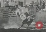 Standbild cowboys Joseph Oregon USA, 1953, aus Sekunde 56 historischem Filmmaterial Videoclip 65675058254