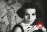 Standbild fashion parade United States USA, 1958, aus Sekunde 32 historischem Filmmaterial Videoclip 65675058262