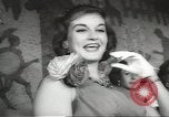 Standbild fashion parade United States USA, 1958, aus Sekunde 54 historischem Filmmaterial Videoclip 65675058262