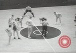 Standbild basketball Match Saint Louis Missouri USA, 1958, aus Sekunde 6 historischem Filmmaterial Videoclip 65675058263