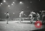 Standbild basketball Match Saint Louis Missouri USA, 1958, aus Sekunde 21 historischem Filmmaterial Videoclip 65675058263