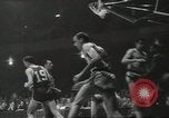 Standbild basketball Match Saint Louis Missouri USA, 1958, aus Sekunde 38 historischem Filmmaterial Videoclip 65675058263