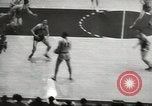 Standbild basketball Match Saint Louis Missouri USA, 1958, aus Sekunde 55 historischem Filmmaterial Videoclip 65675058263