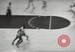 Standbild basketball Match Saint Louis Missouri USA, 1958, aus Sekunde 57 historischem Filmmaterial Videoclip 65675058263
