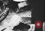 Immagine di Leo Tolstoj grave La Russia, 1943, secondo 60 filmato di repertorio 65675058271