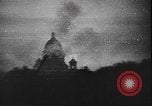 Immagine di Luftwaffe tedesca blitz e distruzione Leningrado Russia Unione Sovietica, 1943, secondo 11 filmato di repertorio 65675058274