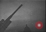 Immagine di Luftwaffe tedesca blitz e distruzione Leningrado Russia Unione Sovietica, 1943, secondo 12 filmato di repertorio 65675058274