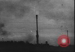 Immagine di Luftwaffe tedesca blitz e distruzione Leningrado Russia Unione Sovietica, 1943, secondo 14 filmato di repertorio 65675058274