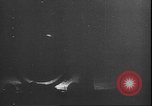 Immagine di Luftwaffe tedesca blitz e distruzione Leningrado Russia Unione Sovietica, 1943, secondo 23 filmato di repertorio 65675058274
