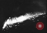 Immagine di Luftwaffe tedesca blitz e distruzione Leningrado Russia Unione Sovietica, 1943, secondo 32 filmato di repertorio 65675058274
