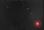 Immagine di Luftwaffe tedesca blitz e distruzione Leningrado Russia Unione Sovietica, 1943, secondo 42 filmato di repertorio 65675058274