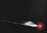 Immagine di Luftwaffe tedesca blitz e distruzione Leningrado Russia Unione Sovietica, 1943, secondo 52 filmato di repertorio 65675058274