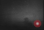Immagine di Luftwaffe tedesca blitz e distruzione Leningrado Russia Unione Sovietica, 1943, secondo 55 filmato di repertorio 65675058274