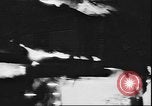 Immagine di Luftwaffe tedesca blitz e distruzione Leningrado Russia Unione Sovietica, 1943, secondo 58 filmato di repertorio 65675058274