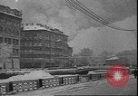 Immagine di Civili Russi soffrono di assedio di Leningrado seconda guerra mondiale Leningrado Russia Unione Sovietica, 1943, secondo 3 filmato di repertorio 65675058276