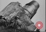 Immagine di Civili Russi soffrono di assedio di Leningrado seconda guerra mondiale Leningrado Russia Unione Sovietica, 1943, secondo 13 filmato di repertorio 65675058276