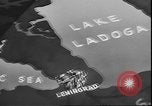 Standbild Lieferung russischen Konvoi über Ladoga See während der Belagerung von Leningrad Leningrad Russland Sowjetunion, 1943, aus Sekunde 14 historischem Filmmaterial Videoclip 65675058277