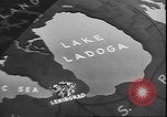Standbild Lieferung russischen Konvoi über Ladoga See während der Belagerung von Leningrad Leningrad Russland Sowjetunion, 1943, aus Sekunde 19 historischem Filmmaterial Videoclip 65675058277